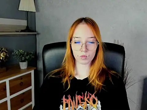 Snapshot of foxSonya chatting on 05-15-26, 05:38 foxSonya online show from 05-15-26, 05:38