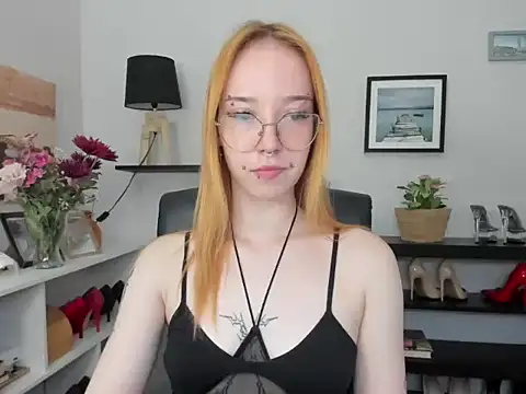 Snapshot of foxSonya chatting on 07-16-26, 05:37 foxSonya online show from 07-16-26, 05:37