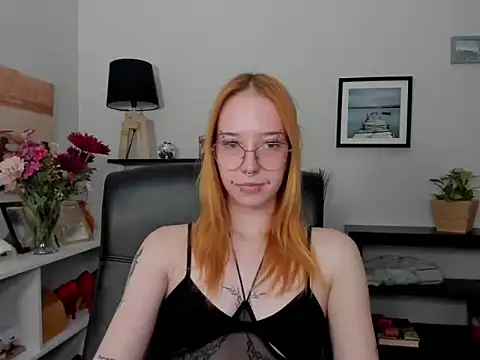 Snapshot of foxSonya chatting on 07-10-26, 05:51 foxSonya online show from 07-10-26, 05:51