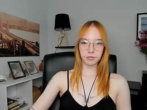Snapshot of foxSonya chatting on 06-01-26, 05:51 foxSonya online show from 06-01-26, 05:51