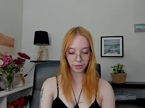 Snapshot of foxSonya chatting on 07-15-26, 06:09 foxSonya online show from 07-15-26, 06:09