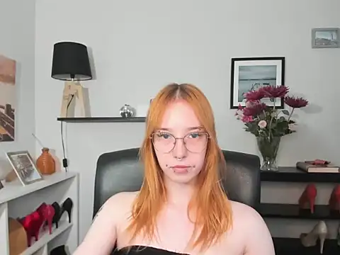 Snapshot of foxSonya chatting on 06-03-26, 05:41 foxSonya online show from 06-03-26, 05:41
