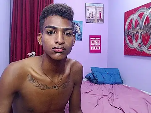 Snapshot of black_twinks chatting on 05-09-26, 03:32 black twinks online show from 05-09-26, 03:32