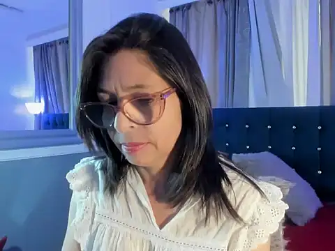 Snapshot of lena_gray chatting on 06-04-26, 04:55 lena gray online show from 06-04-26, 04:55