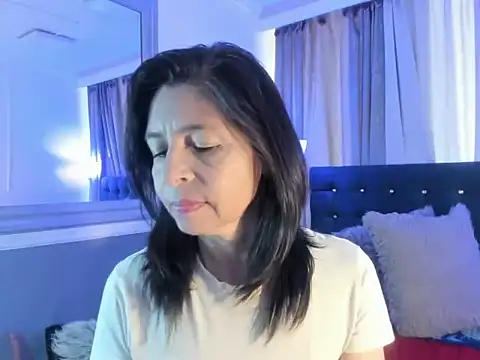 Snapshot of lena_gray chatting on 06-14-26, 02:07 lena gray online show from 06-14-26, 02:07