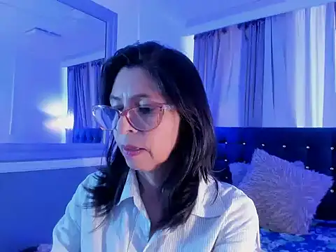 Snapshot of lena_gray chatting on 06-20-26, 01:49 lena gray online show from 06-20-26, 01:49
