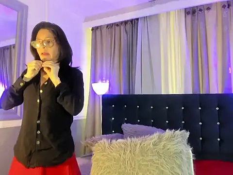 Snapshot of lena_gray chatting on 05-26-26, 01:31 lena gray online show from 05-26-26, 01:31