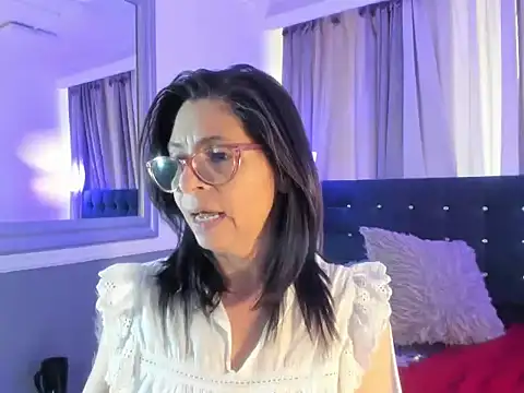 Snapshot of lena_gray chatting on 06-12-26, 03:10 lena gray online show from 06-12-26, 03:10