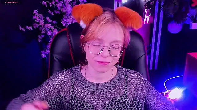 Snapshot of FoxxyyPolly chatting on 06-01-26, 05:29 FoxxyyPolly online show from 06-01-26, 05:29