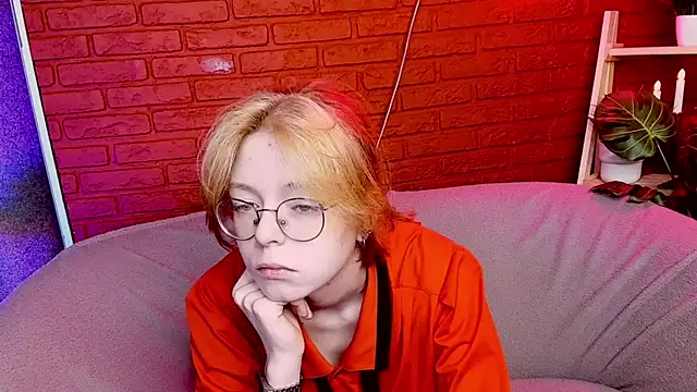 Snapshot of FoxxyyPolly chatting on 05-21-26, 05:27 FoxxyyPolly online show from 05-21-26, 05:27