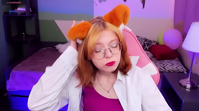 Snapshot of FoxxyyPolly chatting on 06-08-26, 05:41 FoxxyyPolly online show from 06-08-26, 05:41