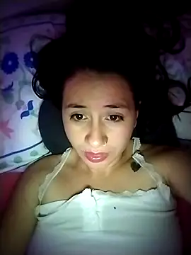 Snapshot of Annie_loveer chatting on 06-25-26, 04:54 Annie loveer online show from 06-25-26, 04:54