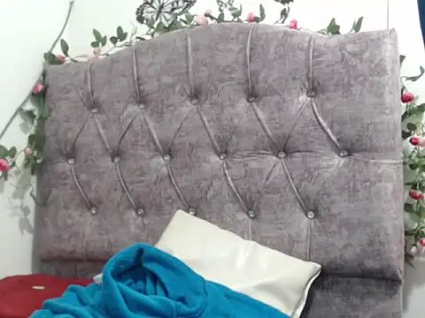 Snapshot of kim_rosse04 chatting on 05-22-26, 01:25 kim rosse04 online show from 05-22-26, 01:25