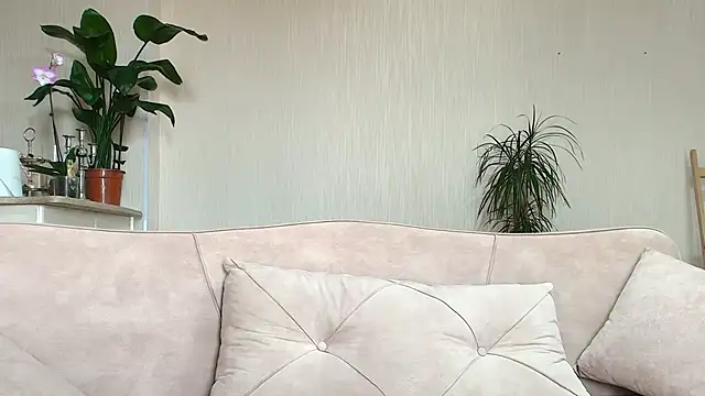 Snapshot of Gargona1 chatting on 06-14-26, 04:57 Gargona1 online show from 06-14-26, 04:57