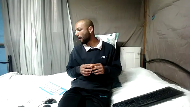 Snapshot of Camodick chatting on 07-13-26, 02:49 Camodick online show from 07-13-26, 02:49