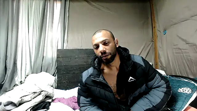 Snapshot of Camodick chatting on 06-15-26, 02:28 Camodick online show from 06-15-26, 02:28