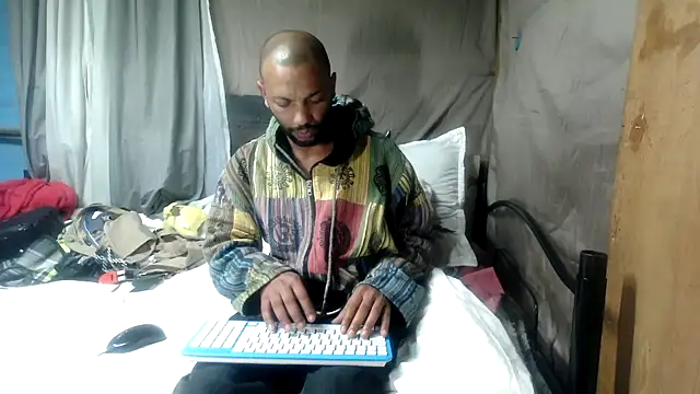 Snapshot of Camodick chatting on 07-15-26, 06:15 Camodick online show from 07-15-26, 06:15
