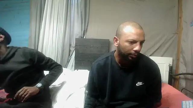 Snapshot of Camodick chatting on 06-12-26, 02:37 Camodick online show from 06-12-26, 02:37