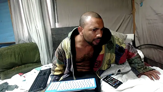 Snapshot of Camodick chatting on 07-18-26, 12:47 Camodick online show from 07-18-26, 12:47
