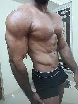 Snapshot of freakinsexy chatting on 06-18-26, 05:28 freakinsexy online show from 06-18-26, 05:28