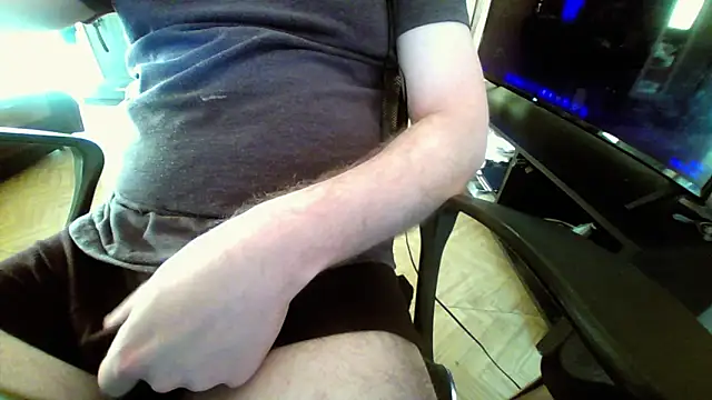 Snapshot of berlover1 chatting on 05-25-26, 02:38 berlover1 online show from 05-25-26, 02:38