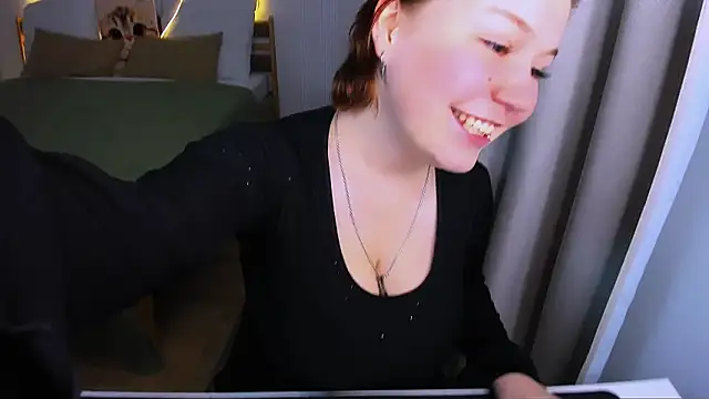 Snapshot of MiaLacrice chatting on 07-19-26, 04:21 MiaLacrice online show from 07-19-26, 04:21