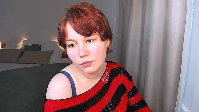 Snapshot of MiaLacrice chatting on 06-01-26, 11:32 MiaLacrice online show from 06-01-26, 11:32