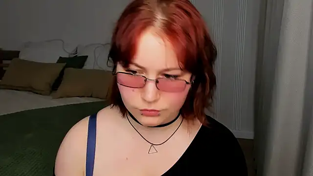 MiaLacrice online show from 05-16-26, 12:04