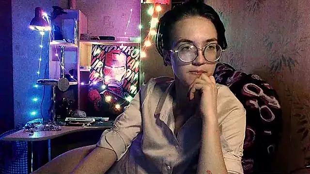 Snapshot of Alessa_Kiss chatting on 05-18-26, 05:40 Alessa Kiss online show from 05-18-26, 05:40
