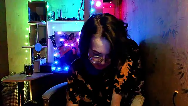 Snapshot of Alessa_Kiss chatting on 05-20-26, 05:32 Alessa Kiss online show from 05-20-26, 05:32