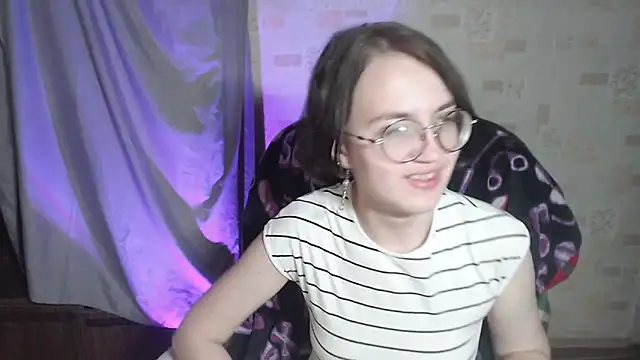 Snapshot of Alessa_Kiss chatting on 06-04-26, 06:23 Alessa Kiss online show from 06-04-26, 06:23