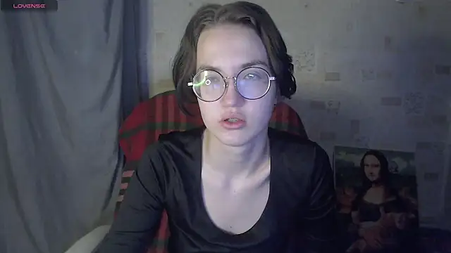 Snapshot of Alessa_Kiss chatting on 06-29-26, 11:21 Alessa Kiss online show from 06-29-26, 11:21