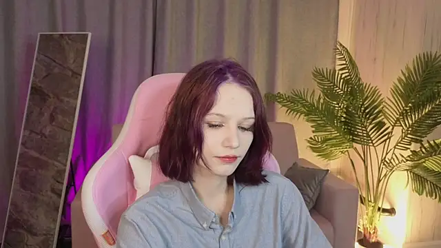 Snapshot of AliceJohansone chatting on 05-29-26, 01:55 AliceJohansone online show from 05-29-26, 01:55