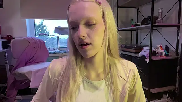 ShoshanaNogueras online show from 06-26-26, 06:47
