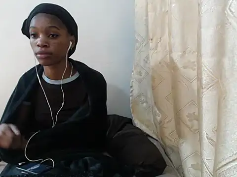 Snapshot of PetiteBarbie_05 chatting on 07-04-26, 04:55 PetiteBarbie 05 online show from 07-04-26, 04:55