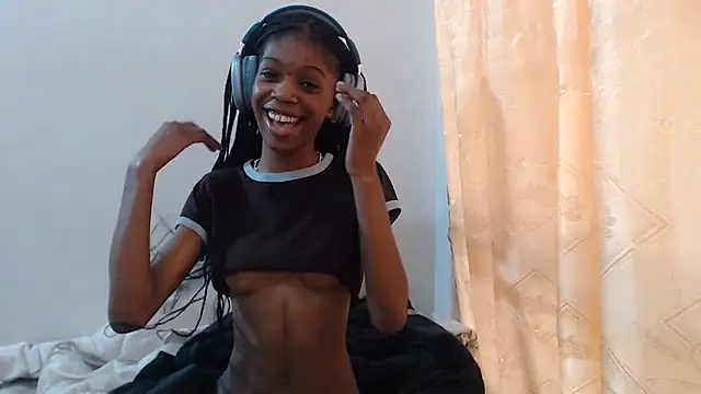 Snapshot of PetiteBarbie_05 chatting on 07-14-26, 10:21 PetiteBarbie 05 online show from 07-14-26, 10:21