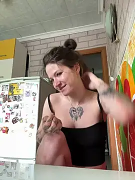 Snapshot of olis_eth chatting on 05-30-26, 05:14 olis eth online show from 05-30-26, 05:14