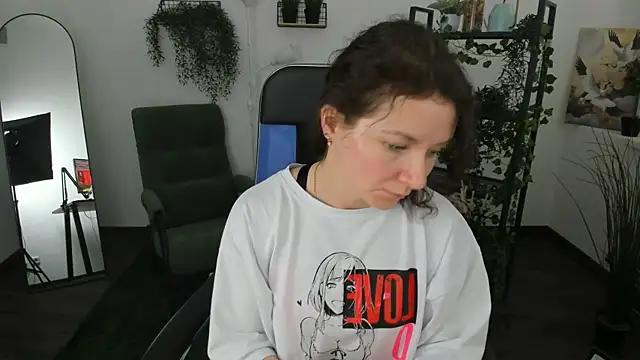 Snapshot of AureliaGleam chatting on 05-19-26, 07:15 AureliaGleam online show from 05-19-26, 07:15