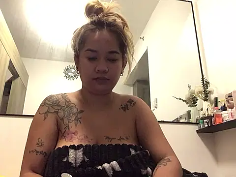 queenmia  ph online show from 07-20-26, 04:42