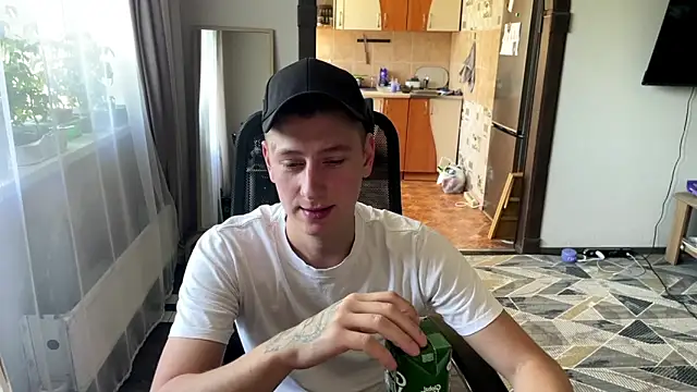 Keksik  online show from 06-06-26, 04:28