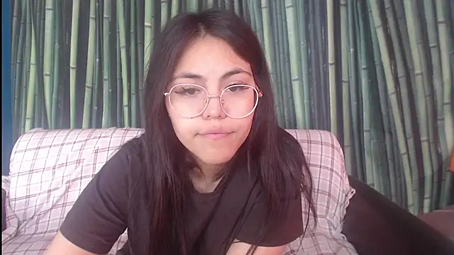 Snapshot of Anda_here chatting on 05-25-26, 02:11 Anda here online show from 05-25-26, 02:11