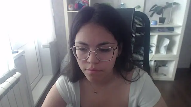 Snapshot of Anda_here chatting on 06-25-26, 02:42 Anda here online show from 06-25-26, 02:42