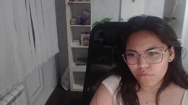 Snapshot of Anda_here chatting on 06-25-26, 05:18 Anda here online show from 06-25-26, 05:18