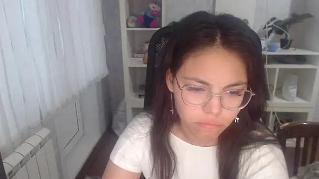 Snapshot of Anda_here chatting on 06-27-26, 10:49 Anda here online show from 06-27-26, 10:49