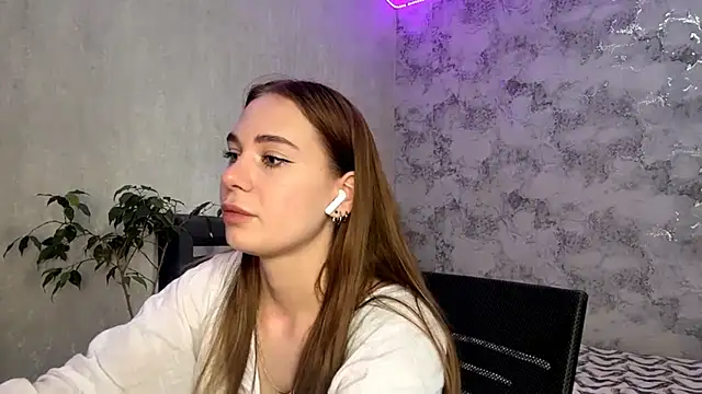 Snapshot of MarryMurietto chatting on 06-02-26, 05:29 MarryMurietto online show from 06-02-26, 05:29