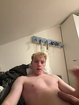 Snapshot of David_7527 chatting on 05-26-26, 01:31 David 7527 online show from 05-26-26, 01:31
