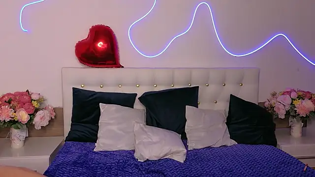 Snapshot of MaddiePerez chatting on 05-12-26, 04:57 MaddiePerez online show from 05-12-26, 04:57