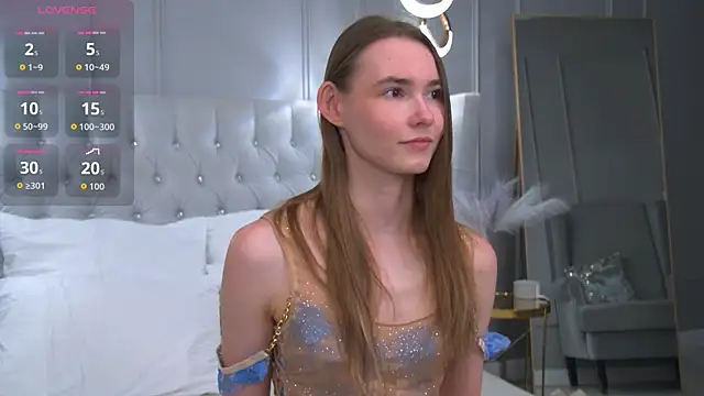 Snapshot of LillianYoung chatting on 05-19-26, 09:38 LillianYoung online show from 05-19-26, 09:38