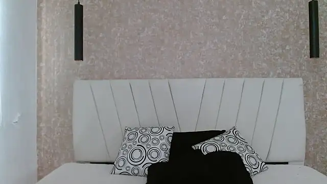 Snapshot of AliceSmity__ chatting on 05-29-26, 12:00 AliceSmity online show from 05-29-26, 12:00