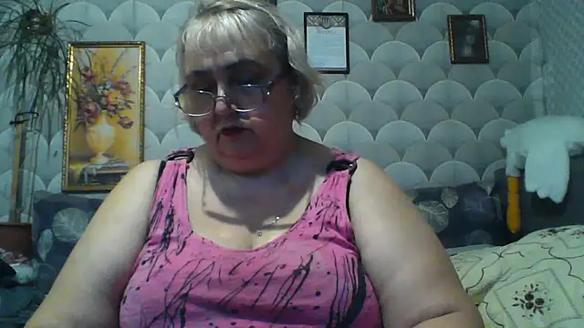 Snapshot of MarinaFarina53 chatting on 06-17-26, 05:34 MarinaFarina53 online show from 06-17-26, 05:34